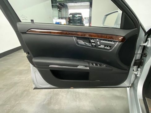 Used 2013 Mercedes-Benz S 550 4MATIC w/ Sport Pkg image 46