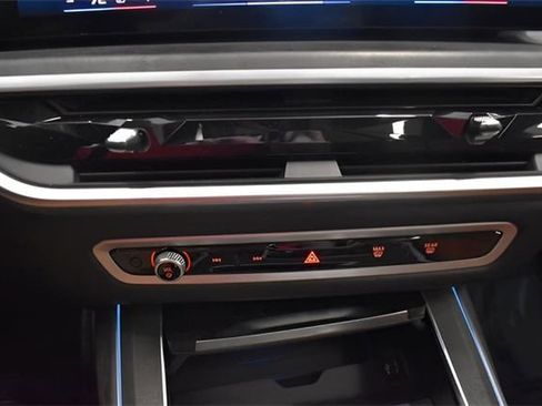 Used 2024 BMW X7 M60i w/ Executive Package image 31