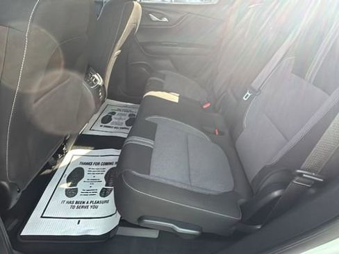 Used 2025 Chevrolet Blazer LT AWD/4WD image 18