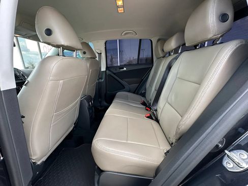 Used 2018 Volkswagen Tiguan Limited w/ Premium Package FWD image 12