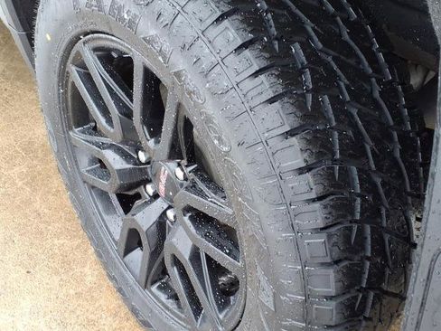 Used 2025 GMC Sierra 1500 Elevation w/ Elevation Premium Package image 27