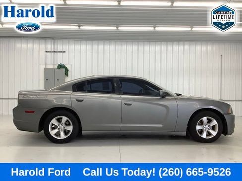 Used 2012 Dodge Charger SE RWD image 7