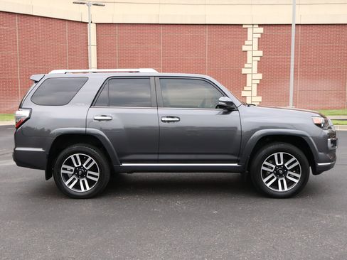 Used 2022 Toyota 4Runner Limited AWD/4WD image 36