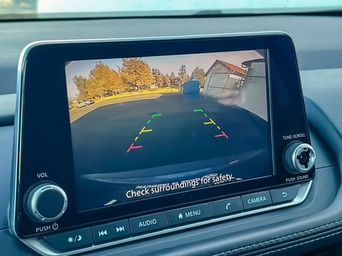 Used 2023 Nissan Rogue SV image 26