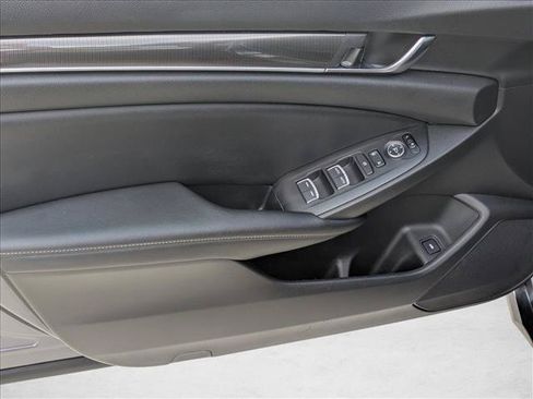 Used 2019 Honda Accord Sport image 10