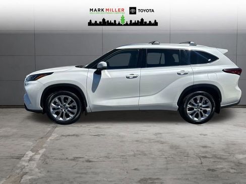Certified 2021 Toyota Highlander Limited AWD/4WD image 2