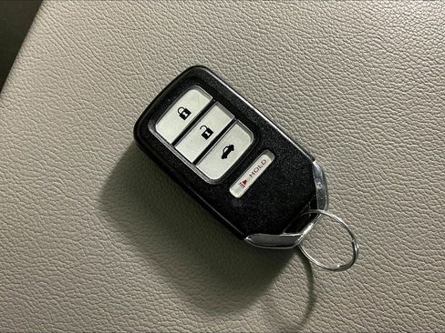 Used 2018 Honda Accord LX image 34