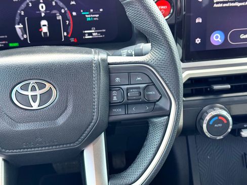 Used 2024 Toyota Tacoma TRD Off-Road image 25