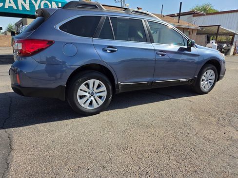 Used 2017 Subaru Outback 2.5i Premium w/ Popular Package #2 AWD/4WD image 5