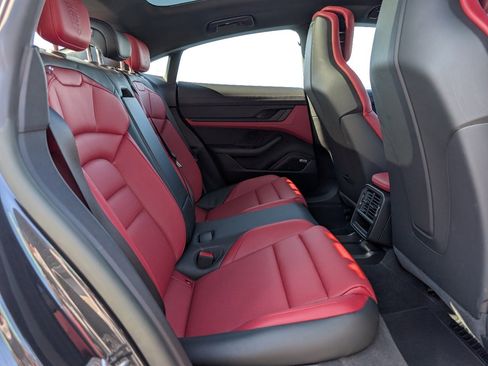 Used 2024 Porsche Taycan image 7