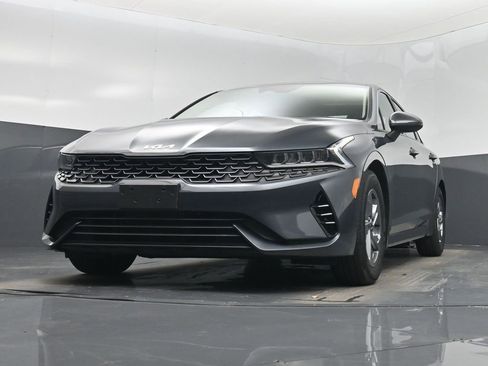 Used 2023 Kia K5 LXS image 39