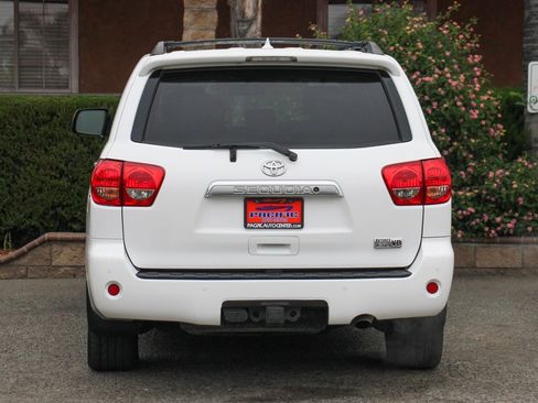 Used 2017 Toyota Sequoia Limited w/ Safety & Convenience Package image 7