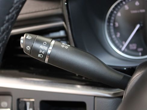 Used 2024 Cadillac XT6 Premium Luxury image 24