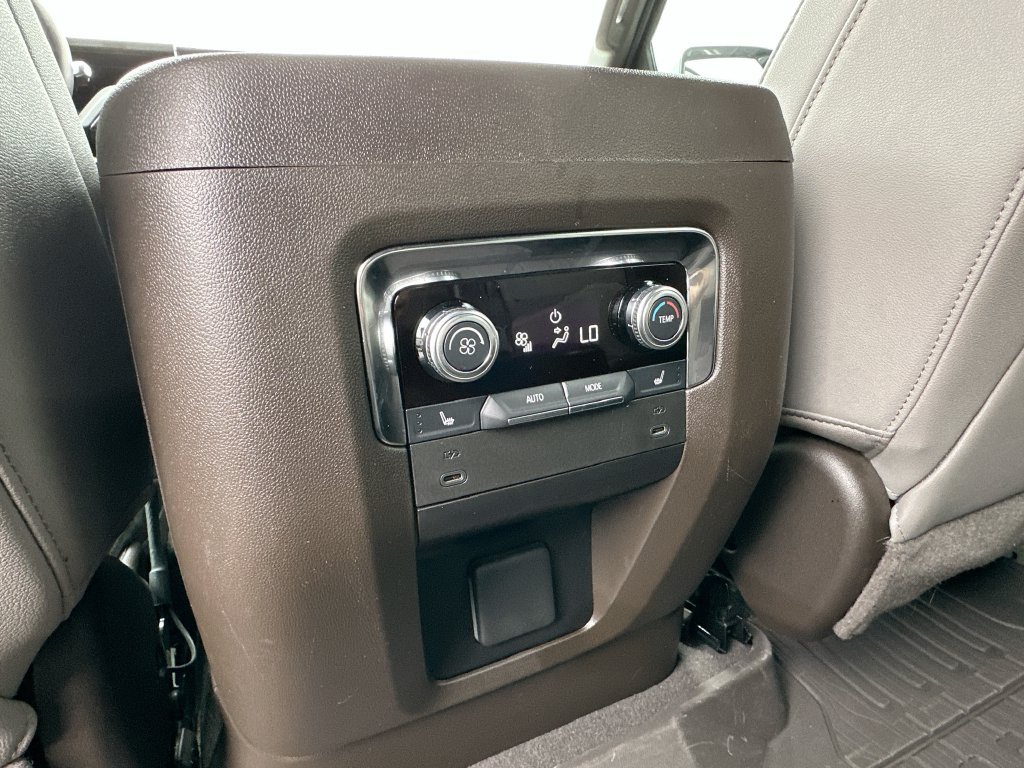 Used 2025 GMC Yukon XL Elevation RWD image 17