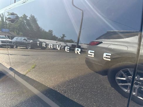 Used 2022 Chevrolet Traverse LT AWD/4WD image 13