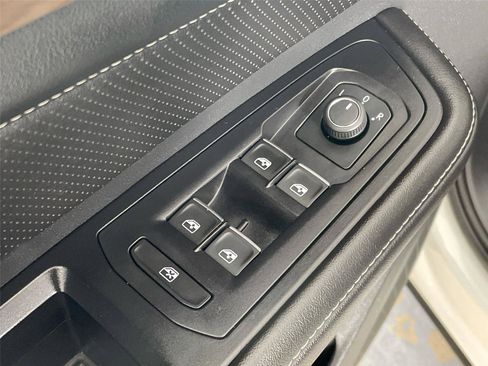 Used 2024 Volkswagen Atlas SE image 18