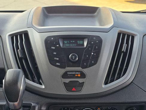 Used 2019 Ford Transit 250 138 RWD image 39