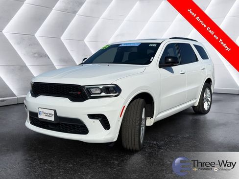 Used 2025 Dodge Durango GT image 1