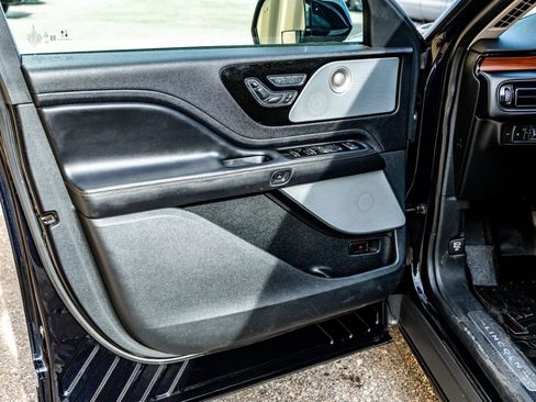 Used 2021 Lincoln Aviator Reserve w/ Equipment Group 210A image 28