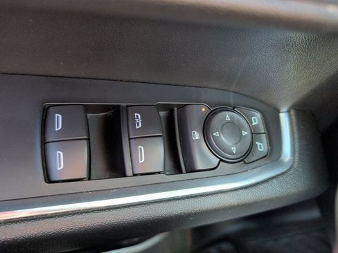 Used 2024 Chevrolet Silverado 1500 LT AWD/4WD image 33