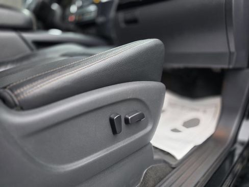 Used 2018 Nissan Titan SL w/ Midnight Edition image 80