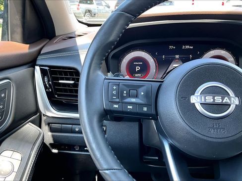 Used 2023 Nissan Rogue Platinum AWD/4WD image 24