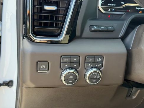 Used 2024 GMC Sierra 2500 Denali w/ Denali Reserve Package AWD/4WD image 15