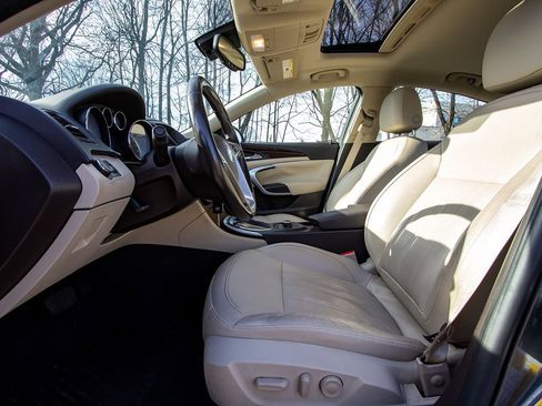 Used 2011 Buick Regal CXL w/ RL6 Preferred Equipment Group image 9