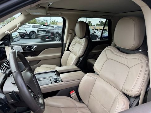 Used 2024 Lincoln Navigator L Reserve AWD/4WD image 9