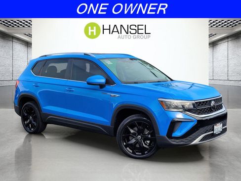 Certified 2023 Volkswagen Taos SE w/ Panoramic Sunroof Package FWD image 1