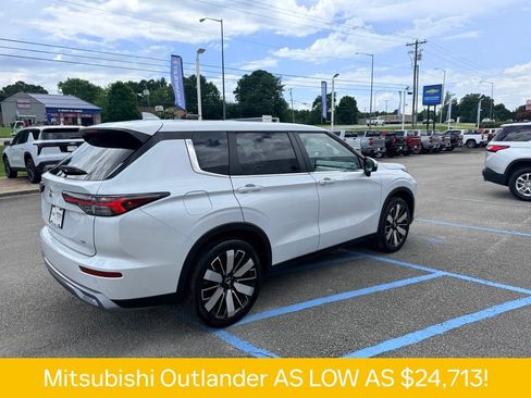 Used 2025 Mitsubishi Outlander SE AWD/4WD image 23
