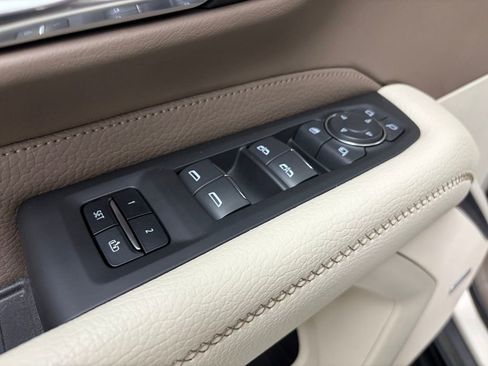 Used 2021 GMC Yukon Denali w/ Advanced Technology Package AWD/4WD image 13
