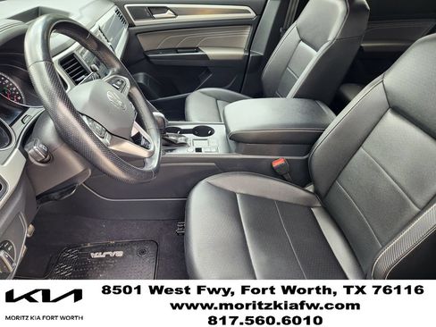 Used 2021 Volkswagen Atlas Cross Sport SE w/ Panoramic Sunroof Package FWD image 12