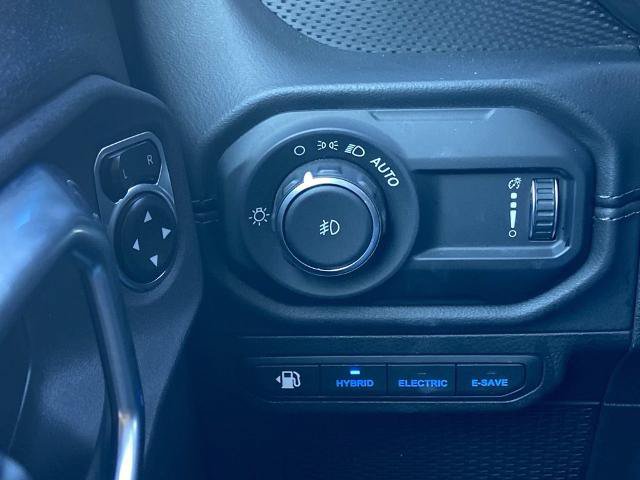 Used 2024 Jeep Wrangler Unlimited Rubicon 4xe AWD/4WD image 13