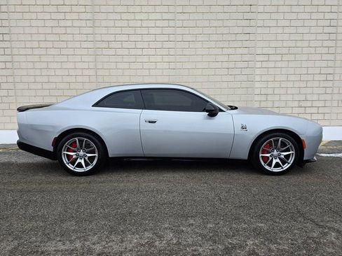 Used 2024 Dodge Charger Daytona Scat Pack w/ Plus Group AWD/4WD image 6