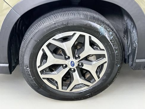 Used 2022 Subaru Forester Premium AWD/4WD image 24