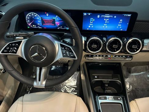 Used 2026 Mercedes-Benz GLB 250 image 24