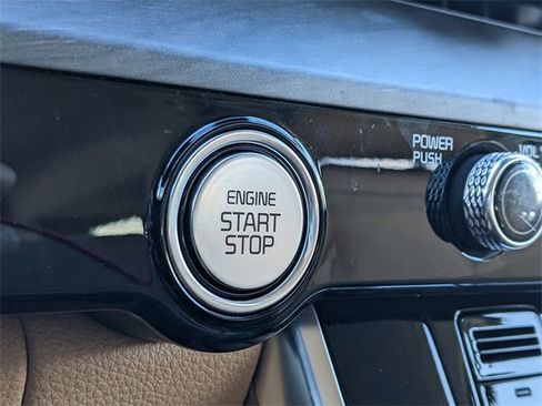 Used 2024 Kia Carnival EX image 29