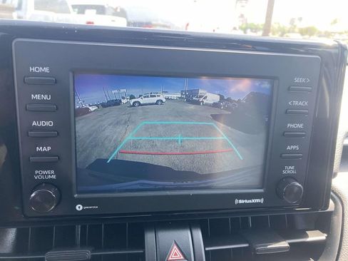 Used 2022 Toyota RAV4 LE FWD image 20
