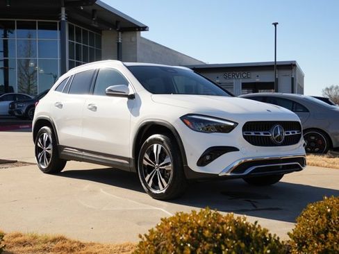 Certified 2025 Mercedes-Benz GLA 250 4MATIC w/ Driver Assistance Package image 10
