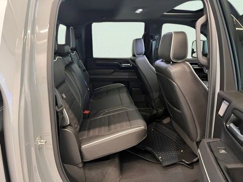 Used 2024 GMC Sierra 2500 AT4X image 6