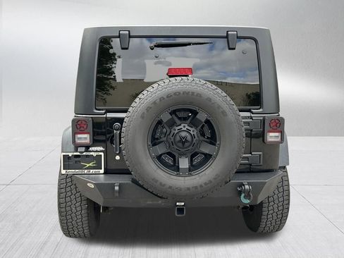 Used 2018 Jeep Wrangler Unlimited Sport S AWD/4WD image 6