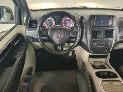 Used 2019 Dodge Grand Caravan SXT FWD image 19