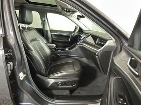 Used 2023 Jeep Grand Cherokee 4WD 4xe image 30
