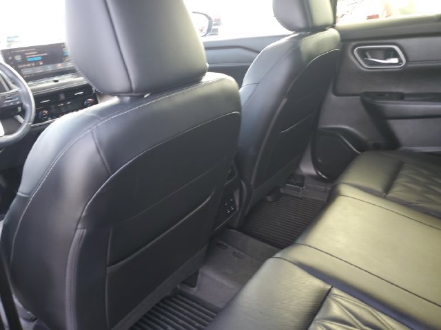Used 2024 Nissan Rogue Platinum w/ Platinum Premium Package AWD/4WD image 29