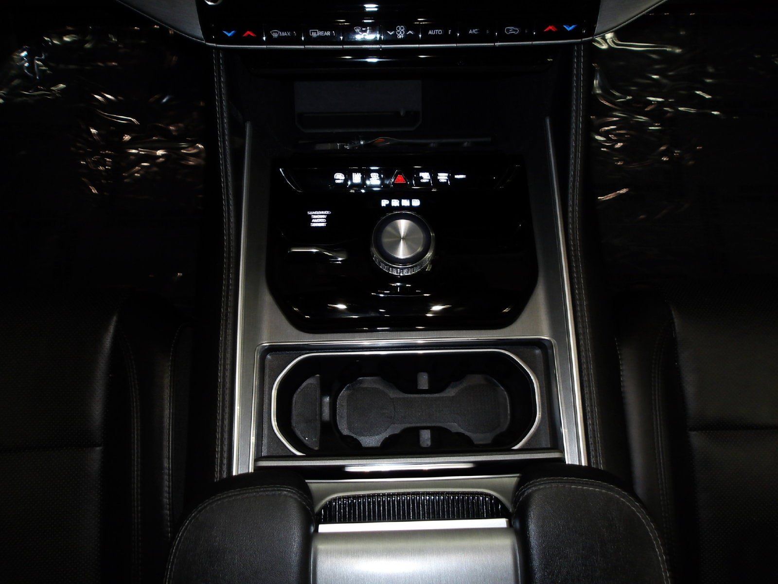 Used 2025 Jeep Wagoneer 4WD image 13