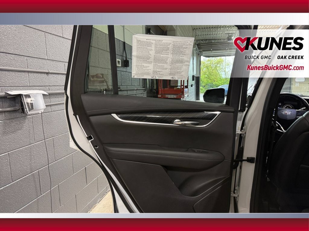 Used 2021 Cadillac XT6 Premium Luxury AWD/4WD image 34