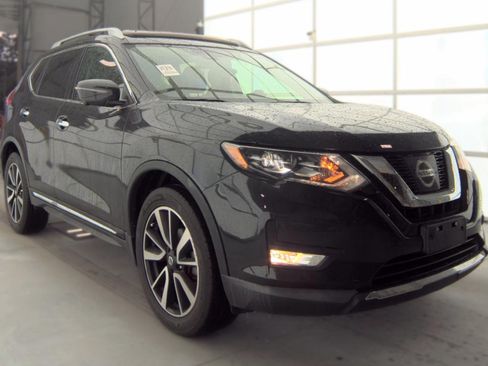 Used 2017 Nissan Rogue SL w/ SL Premium Package AWD/4WD image 3
