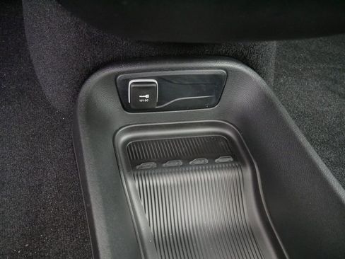 New 2026 Chrysler Pacifica Select image 40