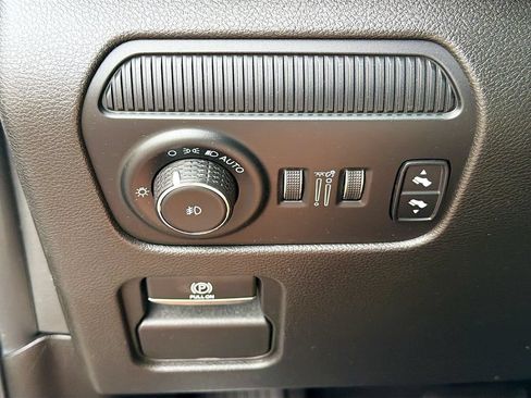 Used 2022 Jeep Wagoneer Series II AWD/4WD image 23